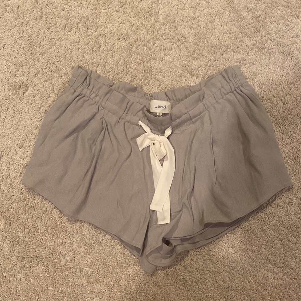 Aritzia Wilfred Grey low rise tie shorts